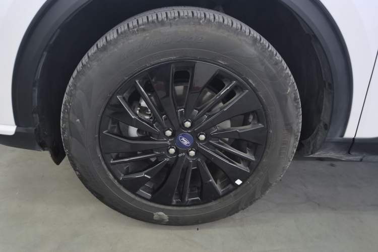 Used Ford Escape 2024 EcoBoost 245 Two-Wheel-Drive Titanium Edition Left Front Wheel Hub