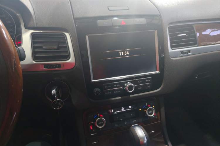 Used Volkswagen Touareg 2011 3.0 TSI Comfort Version