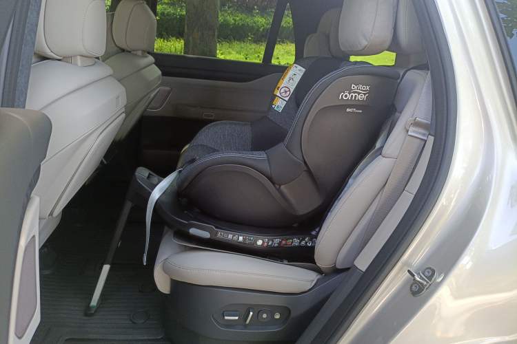 Used Nio ES8 2024 75 kWh Left Rear Seat