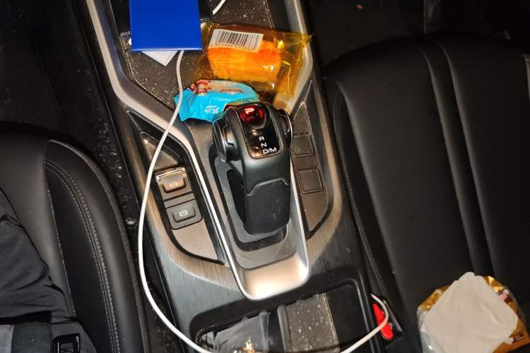 Used Great Wall King Kong Poer 2024 2.0T Automatic Diesel Two-Wheel-Drive Elite Flatbed Gear Lever