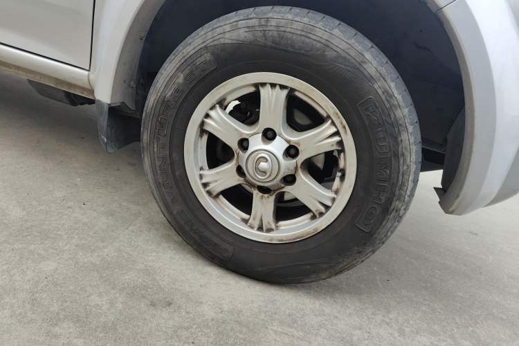 Used Great Wall Wingle 5 2023 2.4L Gasoline Two-Wheel-Drive Entry-Level Big Double Right Front Wheel Hub