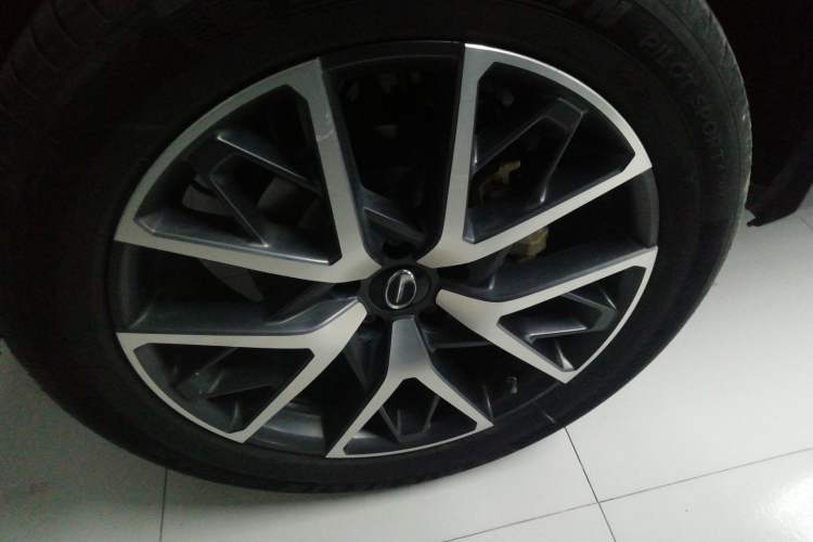 Used GAC Trumpchi GS8 2022 Linghang Series 2.0 TGDI Two-Wheel Drive Luxury Smart Connectivity Version (6 Seats)
