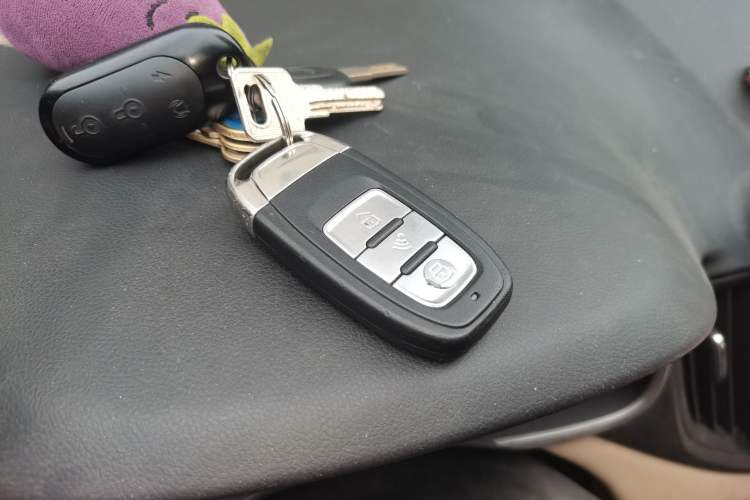 Used Chevrolet Monza 2021 320 Automatic Enjoyment Sunroof Edition Vehicle Key