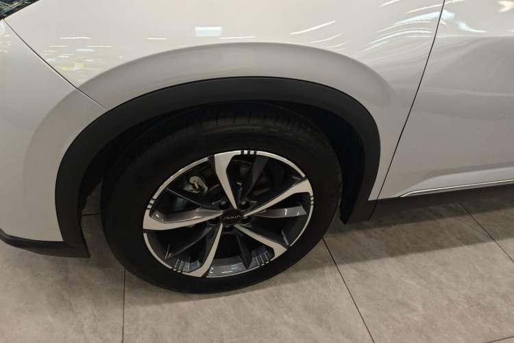 Used Dongfeng Aeolus Mage 2023 DH-i 1.5T Luxury Edition Left Front Wheel Hub