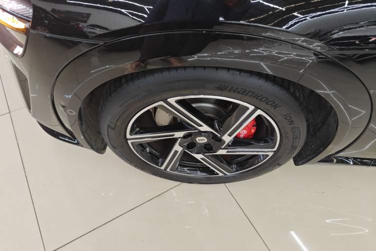 Used Xiaomi Auto YU7 2025 Ultra-Long Range High-Performance All-Wheel-Drive Max Edition
