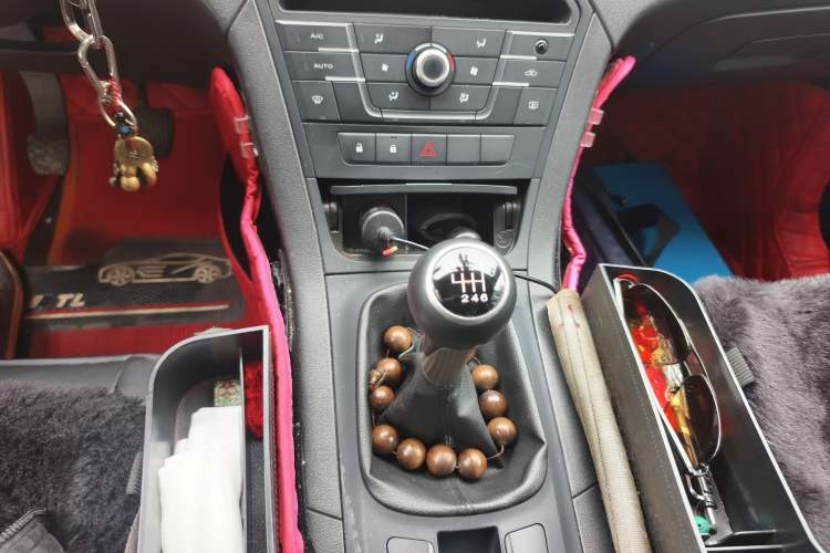 Used MG GS 2015 1.5TGI Manual Elite Edition Gear Lever