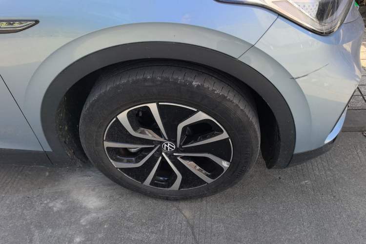 Used Volkswagen ID.4 X 2023 Pure Smart Edition Right Front Wheel Hub