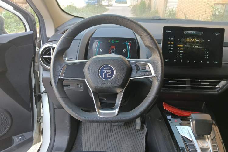 Used BYD Yuan New Energy 2019 EV535 Smart Connect Trendsetting Model Steering Wheel
