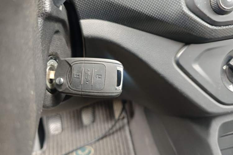 Used Wuling Hongguang 2019 1.5L S Basic Version China VI Standard LAR
