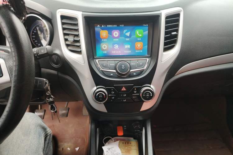 Used CHANGAN CS35 2016 1.6L Manual Luxury Model China IV Standard Audio And AC Panel