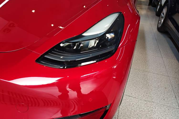 Used Tesla Model Y 2021 Long-Range All-Wheel-Drive Version 3D7