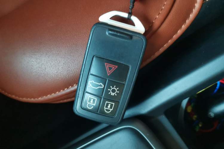 Used Volvo V40 2017 T3 Smart Edition
