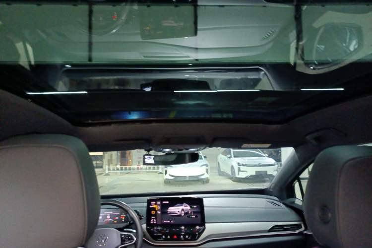 Used Volkswagen ID.4 CROZZ 2021 Long-Range Lite PRO Two-Wheel Drive Version
