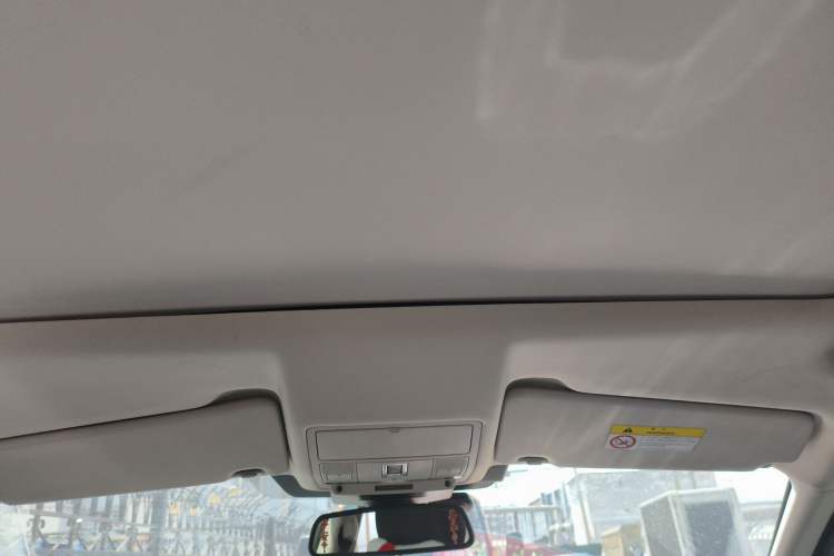 Used Land Rover Discovery Sport 2018 240 PS HSE Version Headliner