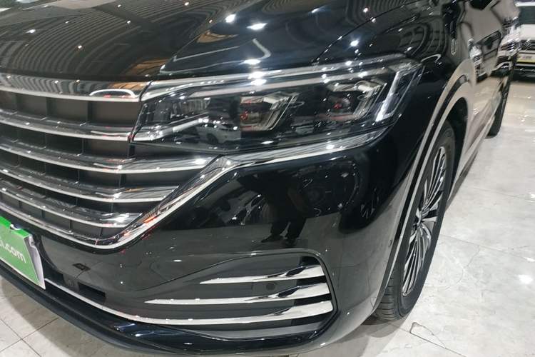 Used Volkswagen Viloran 2024 380TSI Premium Edition
