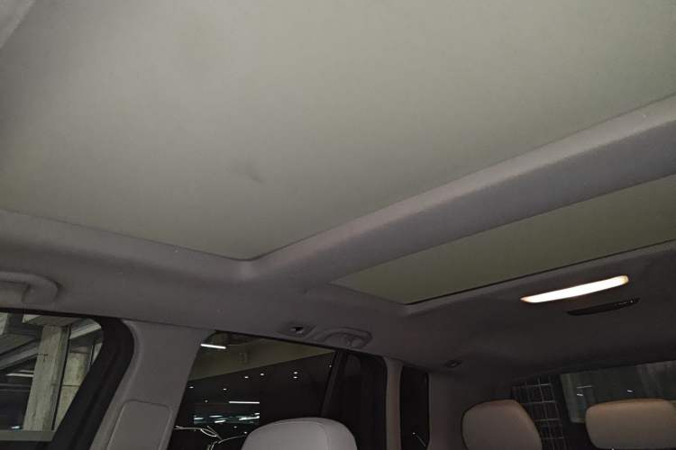 Used Mercedes-Benz GLK-Class 2013 GLK 300 4MATIC Dynamic Sunroof Model
