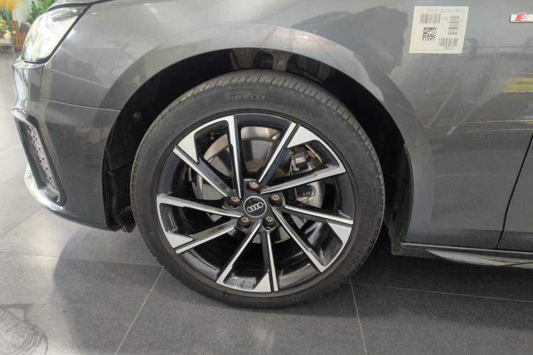 Used Audi A4L 2023 40 TFSI Luxury Dynamic Model
