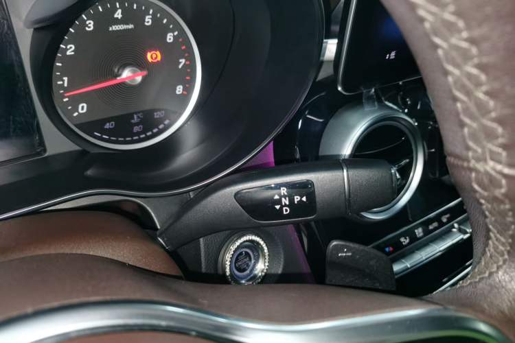 Used Mercedes-Benz GLC 2020 GLC 260 L 4MATIC Dynamic Model Gear Lever