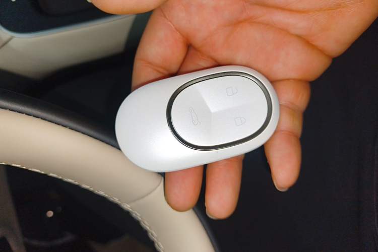 Used Nio ET5T 2025 75 kWh Touring Vehicle Key