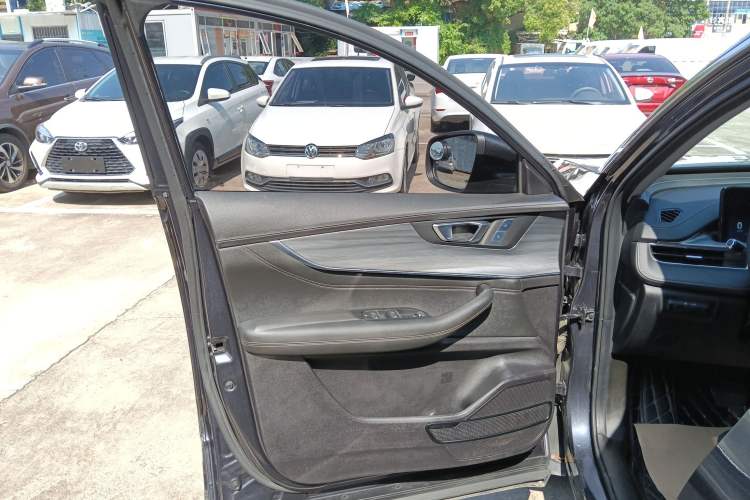 Used Chery Tiggo 8 PLUS 2022 Kunpeng Edition 390TGDI DCT Passion Version