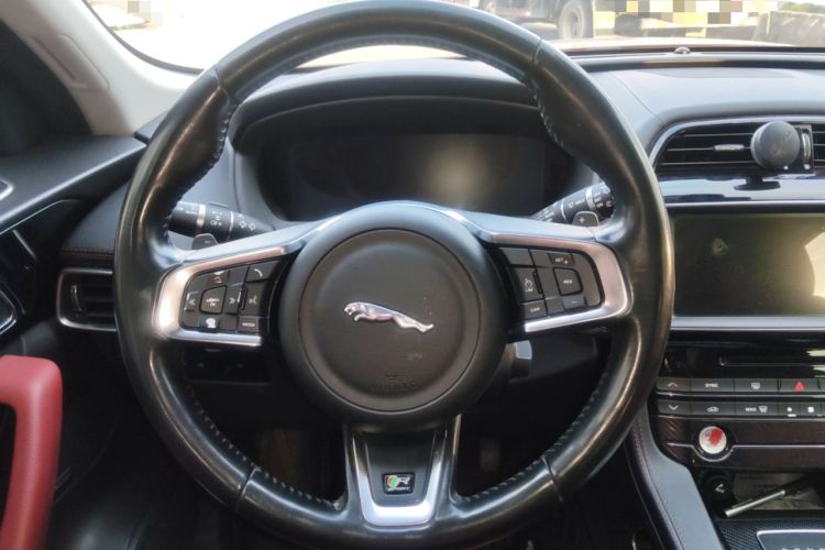 Used Jaguar F-PACE 2016 2.0T Two-Wheel-Drive R-Sport Sport Edition