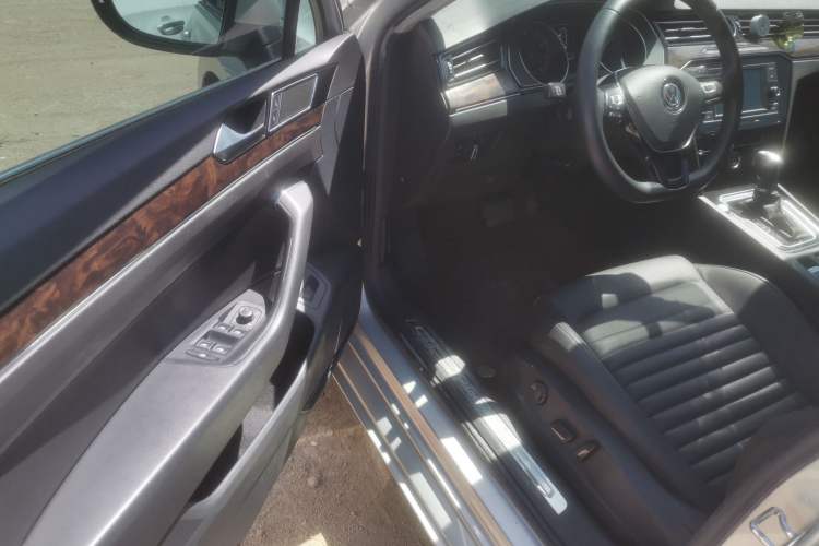 Used Volkswagen Magotan 2018 Facelift 330TSI DSG Luxury Model
