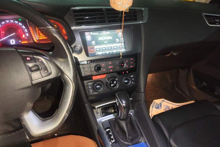 Used DS 6 2014 1.6T Luxury Edition THP160