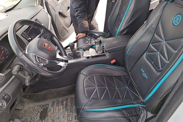 Used Roewe RX5 2018 20T Two-Wheel Drive Manual Internet Smart Edition
