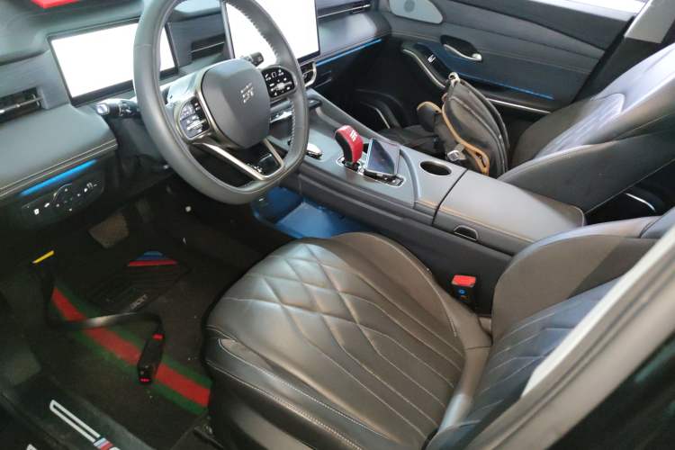 Used JETOUR X90 PRO 2024 2.0T DCT Luxury Edition 7 Seats
