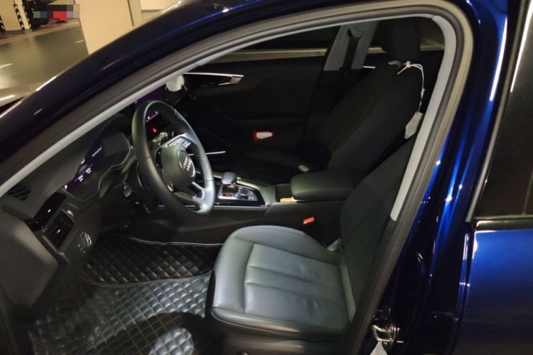 Used Audi A4 2023 allroad quattro
