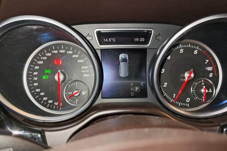 Used Mercedes-Benz GLS-Class 2017 GLS 450 U.S. specification Instrument Cluster