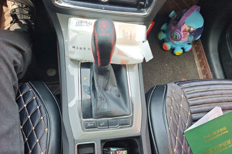 Used Roewe RX5 2019 20T Two-Wheel Drive Automatic 4G Connected Platinum Edition Gear Lever