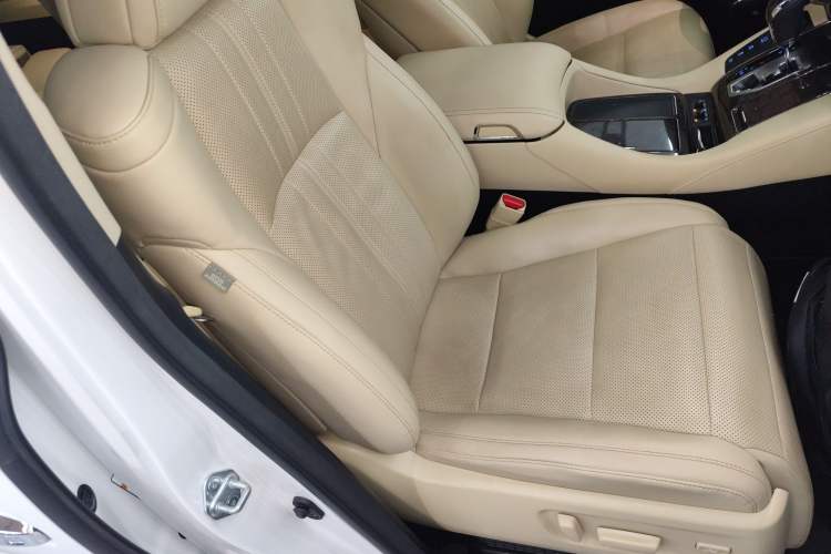 Used Toyota Alphard 2020 Dual-Engine 2.5L Prestige Edition
