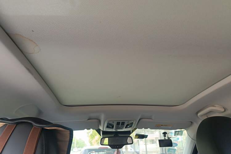 Used Haval H6 2017 Blue Label 1.3T Automatic Two-Wheel Drive ZhiShang Model Headliner