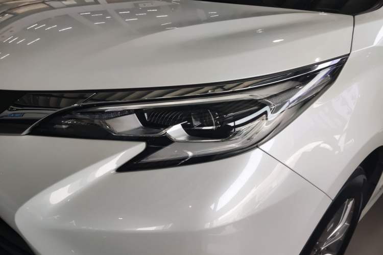 Used Toyota SIENNA 2024 2.5L Hybrid Comfort Edition Left Front Headlight