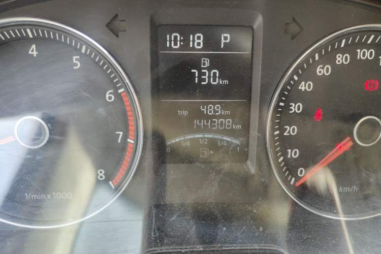 Used Volkswagen Lavida 2013 1.4TSI DSG Comfort Edition Odometer Close Up