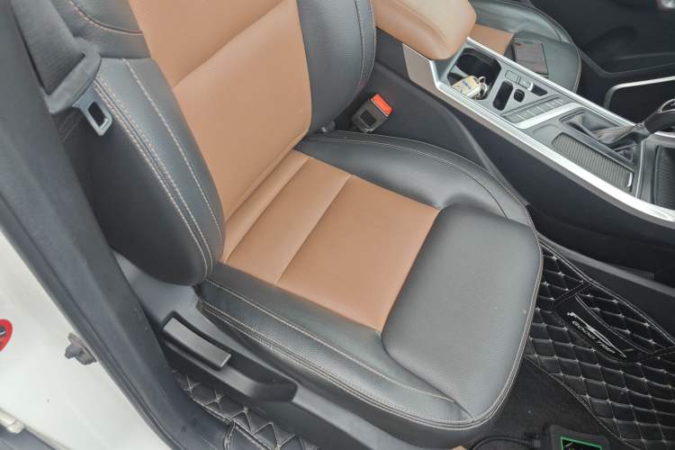 Used Geely Auto Vision X6 2018 1.4T CVT 4G Connected Luxury Version Right Front Seat