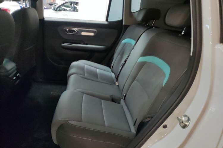 Used AION Y 2023 Younger Left Rear Seat
