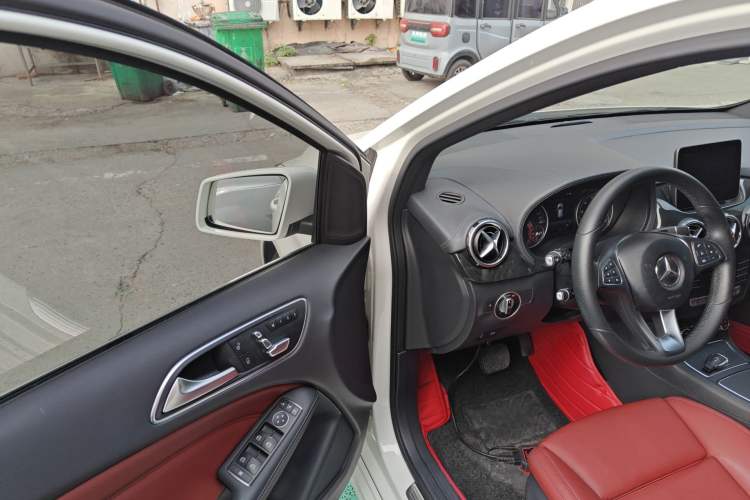 Used Mercedes-Benz B-Class 2016 B 200 Exclusive Edition