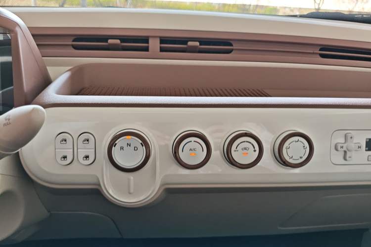 Used Bestune Pony 2026 222km Colorful Horse
