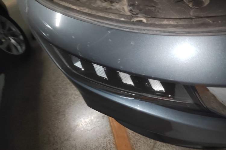 Used Geely Auto Haoyue 2022 1.8TD DCT Luxury 7-Seater Right Front Headlight