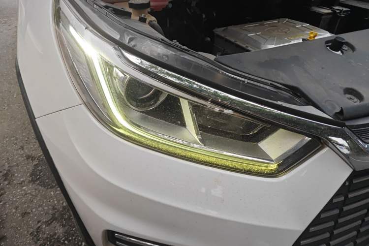 Used BYD Yuan New Energy 2018 EV360 Smart Connect Cool Edition Right Front Headlight