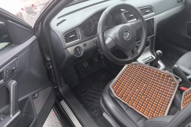 Used Volkswagen Lavida 2013 Restyled Classic 1.6L Manual Comfort Edition Driver Seat