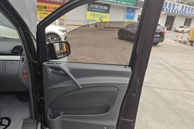 Used Mercedes-Benz Vito 2013 3.0L Business Edition