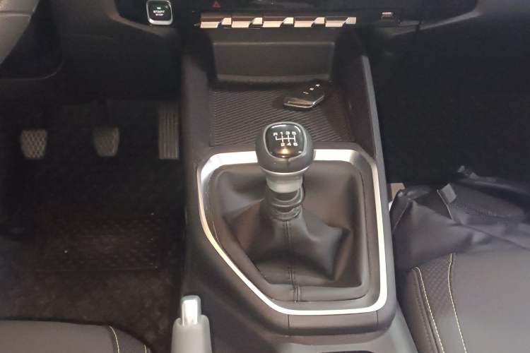 Used Baojun RM-5 2019 1.5L Manual Elite Edition with 24-hour Online Service 5 Seats