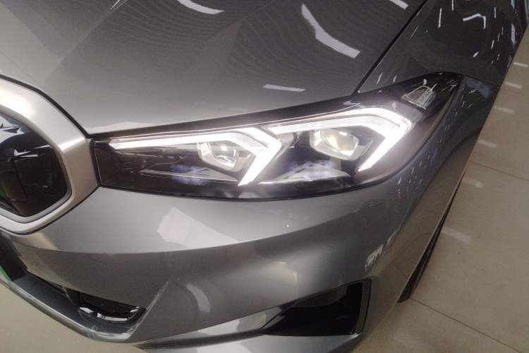 Used BMW i3 2024 eDrive 35 L
