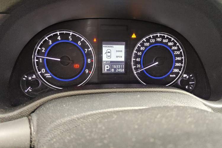 Used Infiniti G Series 2013 G25 Sedan Luxury Sport Edition Odometer Close Up