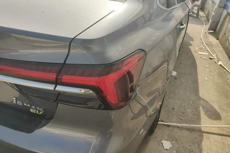 Used Roewe i6 MAX New Energy 2022 EV 500 Grand Touring Edition with Sunroof
