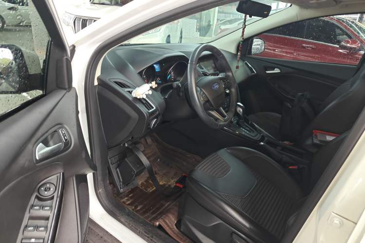 Used Ford Focus 2018 Hatchback Classic 1.6L Automatic Trendy SmartDrive Edition