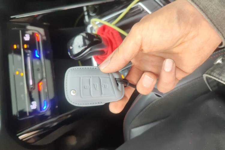 Used Volkswagen Tayron 2020 330TSI Two-Wheel Drive Luxury Smart Connectivity Version Vehicle Key